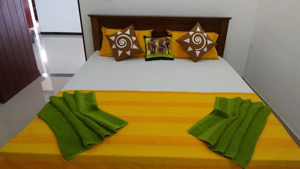 Δωμάτια σε οικογενειακή κατοικία Pridiwon Beach Residence Νεγκόμπο
